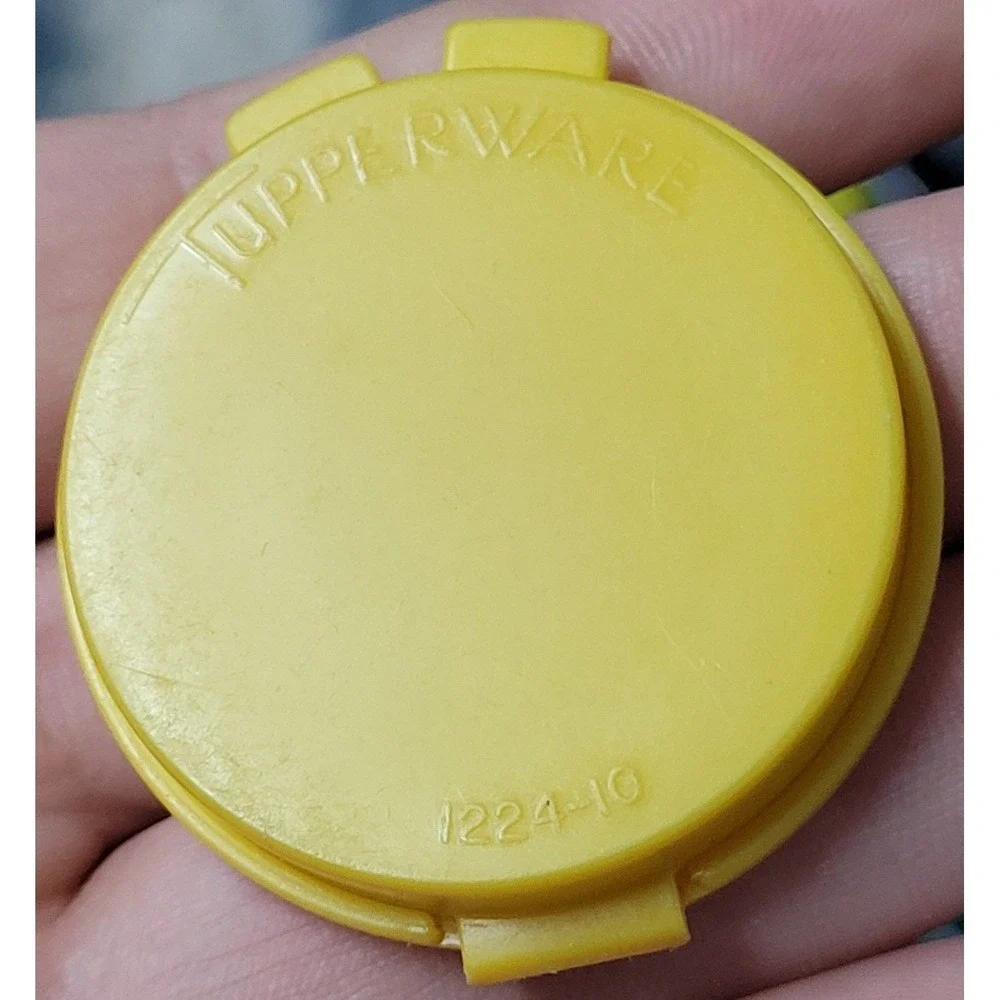 Tupperware Round Clamshell Pocket Pill Box Keeper‎ Cases Container 1224